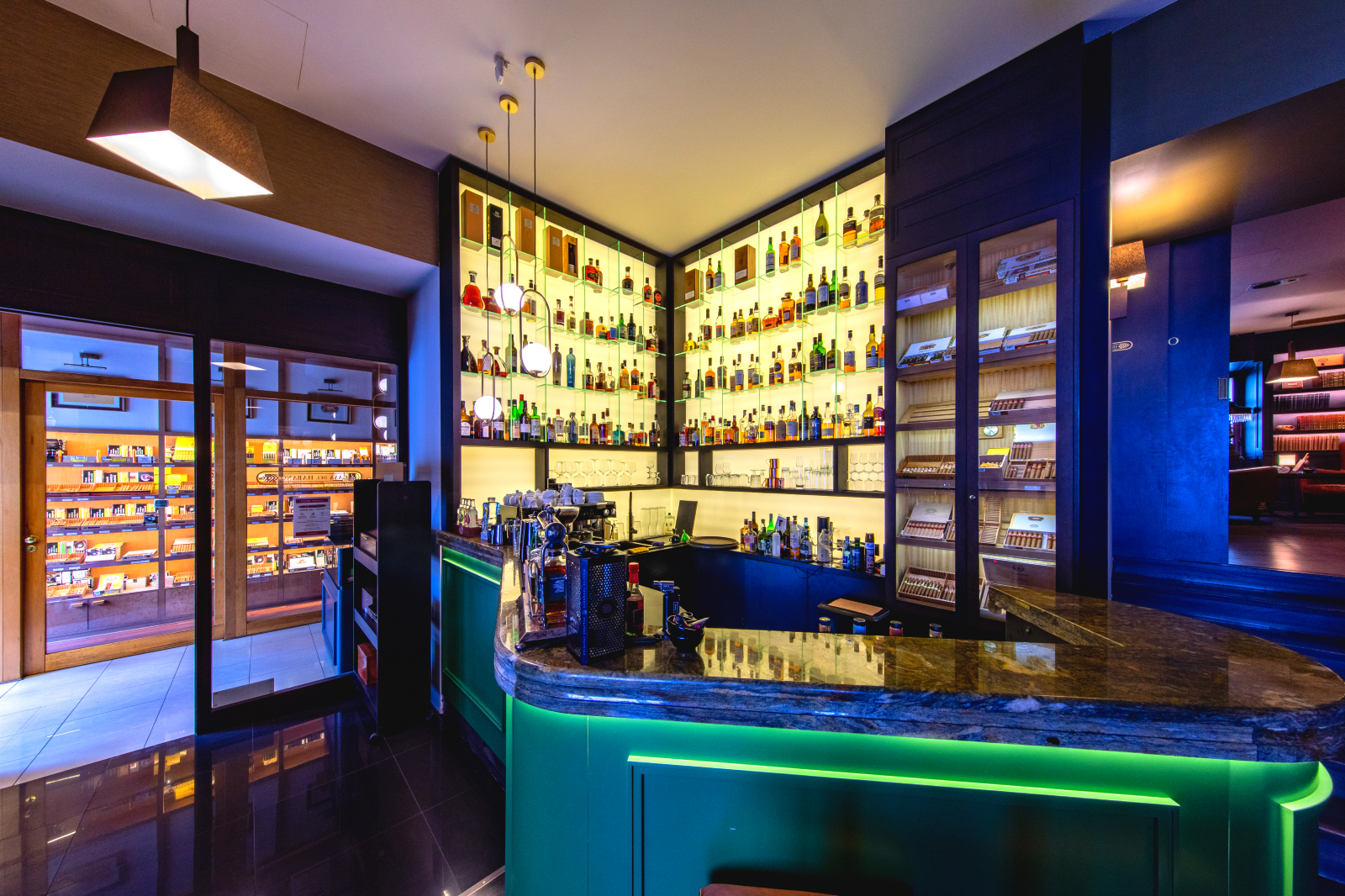 La Casa del Habano Warszawa Cigar Lounge Coctail Bar